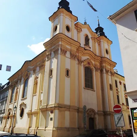 Nove Utulne V Srdci Mesta Apartment Plzen